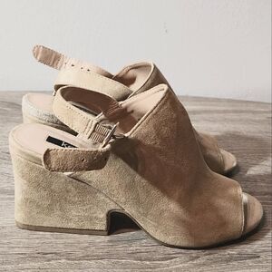 NEW KENSIE SANDALS LEATHER UPPER MAN MADE OUTSOLE SIZE 6 BEIGE COLOR